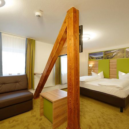 Hotel Zur Post Лайпхайм Екстериор снимка