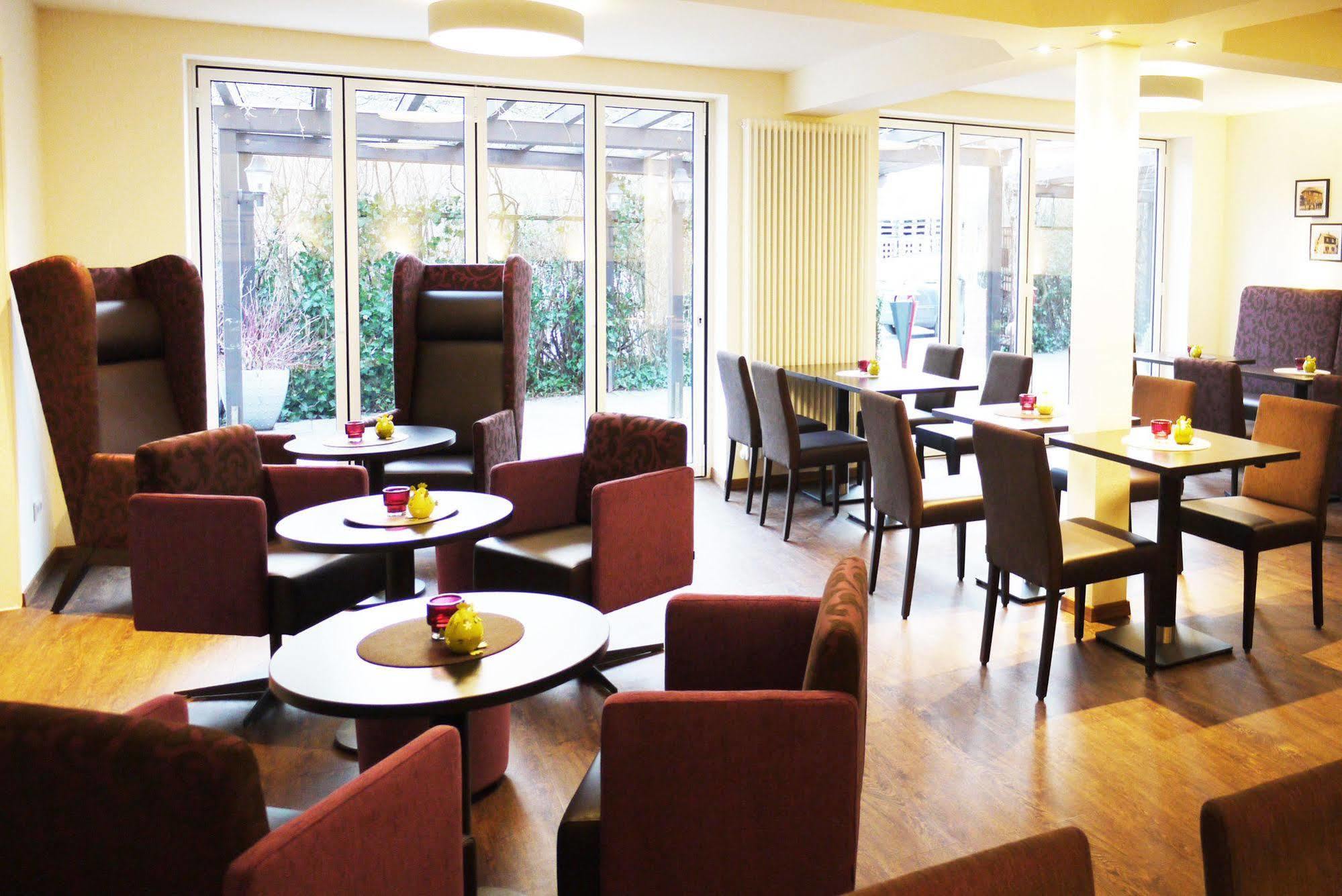 Hotel Zur Post Лайпхайм Екстериор снимка