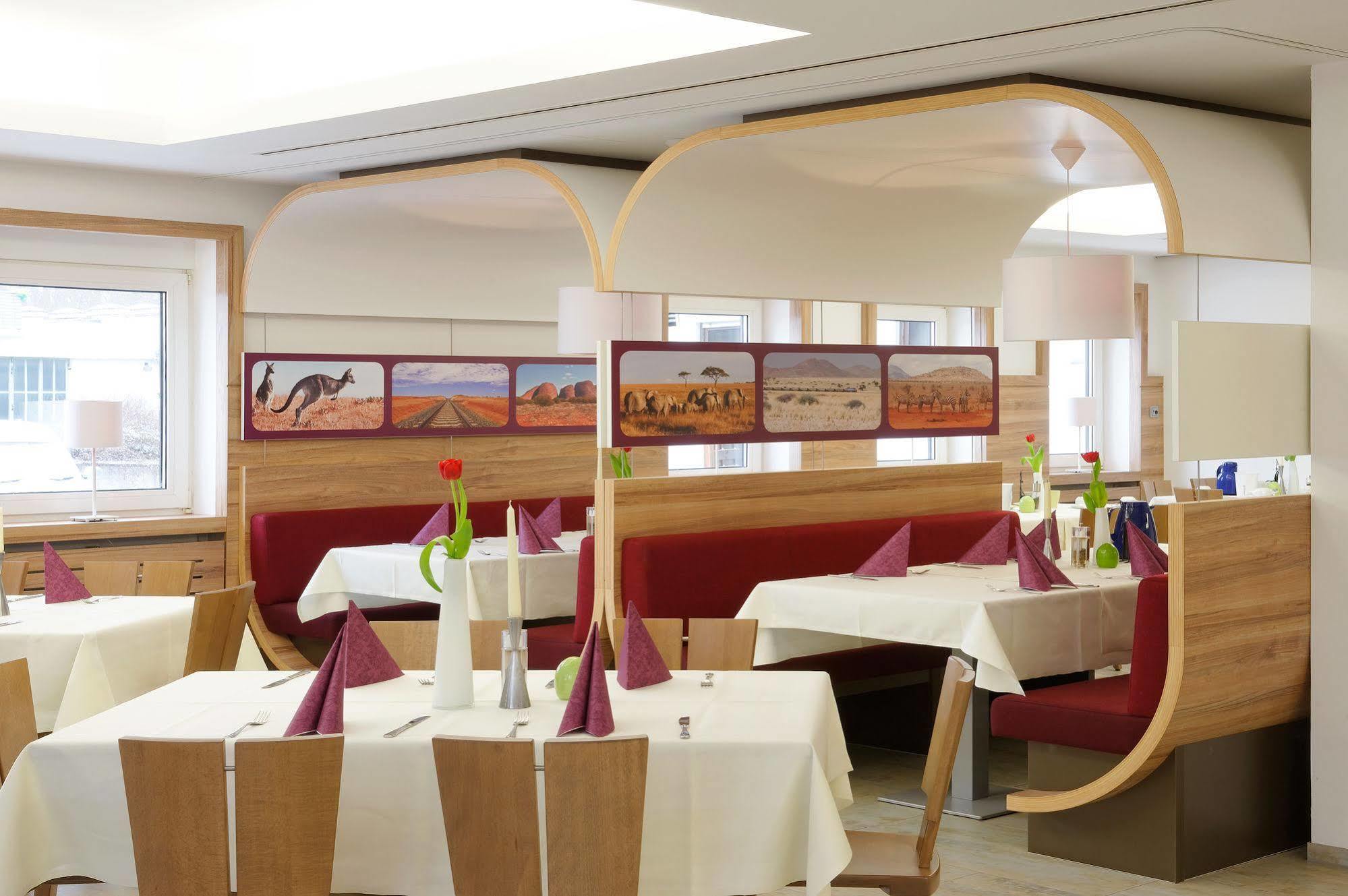 Hotel Zur Post Лайпхайм Екстериор снимка