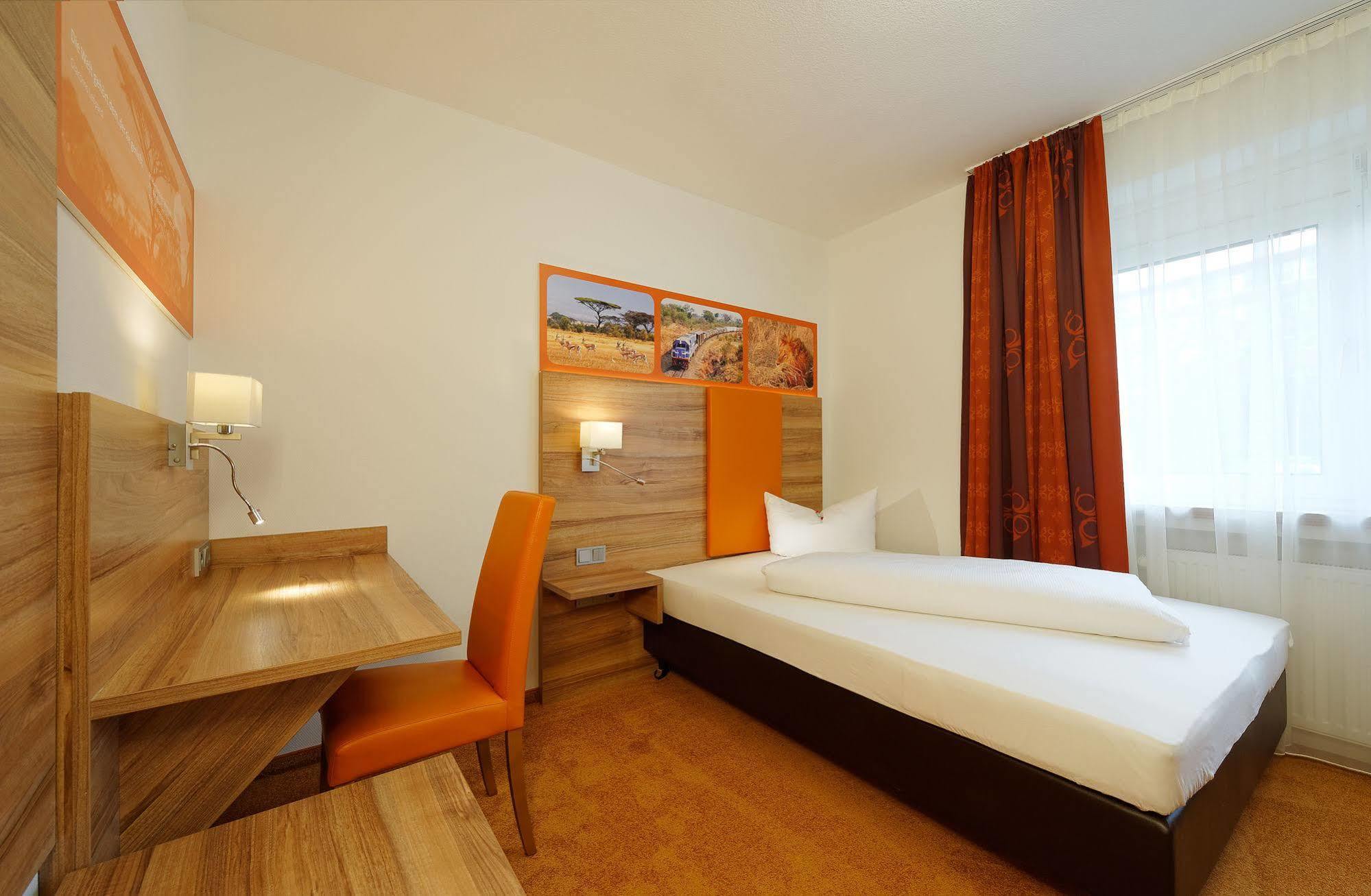 Hotel Zur Post Лайпхайм Екстериор снимка