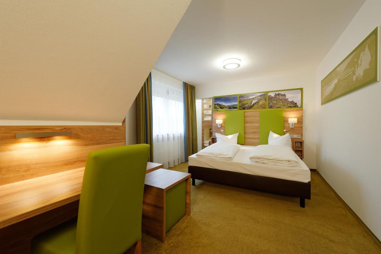 Hotel Zur Post Лайпхайм Екстериор снимка