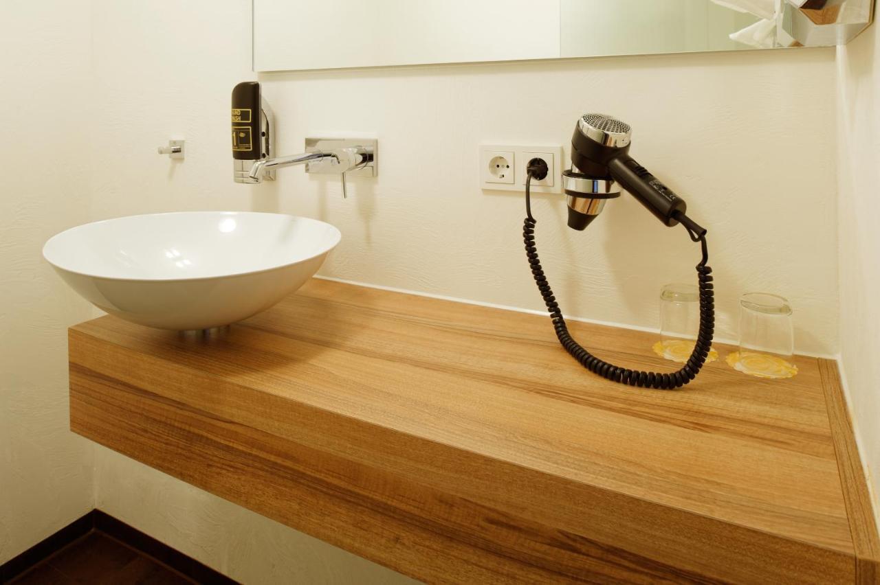 Hotel Zur Post Лайпхайм Екстериор снимка