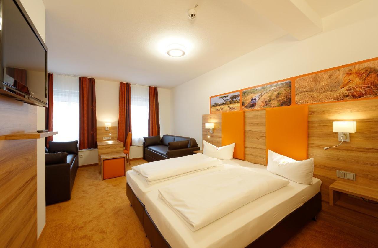 Hotel Zur Post Лайпхайм Екстериор снимка